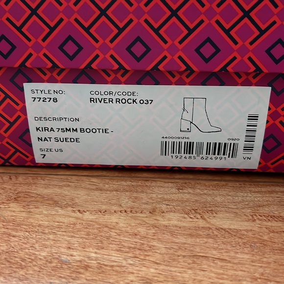Tory Burch boots - Picture 10 of 10